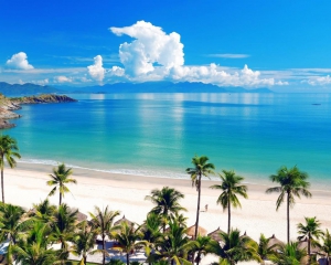 NHA TRANG BIỂN XANH VÀ CÁT TRẮNG 